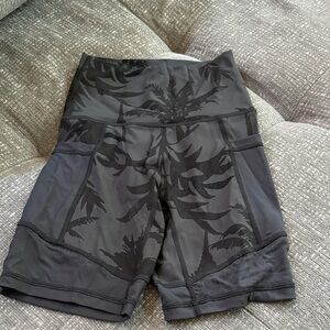 Aerie Black Palm Pattern Bike Shorts